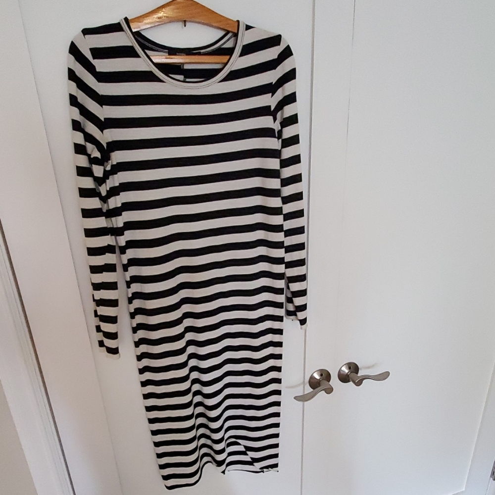 BASSIKE Australian Designer Dress - Black & White